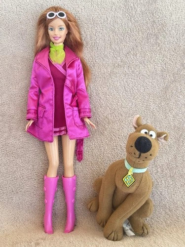 Barbie as Daphne in Scooby Doo 2001 Doll Rare