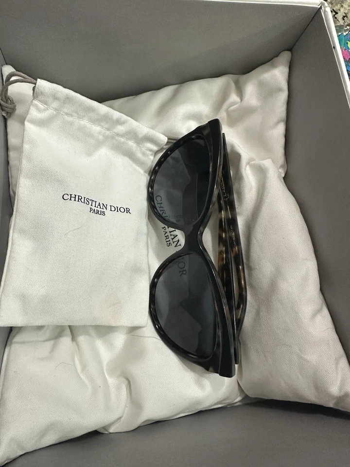 Gafas de sol Dior para mujer Foto 2 de 4