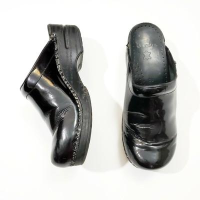 low heel dansko clogs