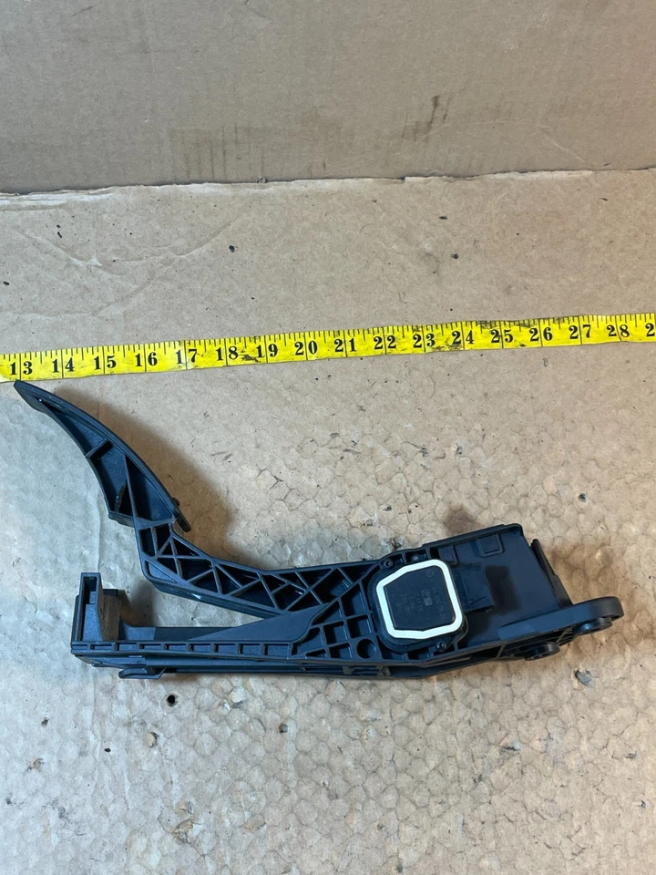 Pedal acelerador a gás Mercedes Benz ML350 2006 - 2012 A1643000504 FABRICANTE DE EQUIPAMENTO ORIGINAL. - Imagem 2 de 4