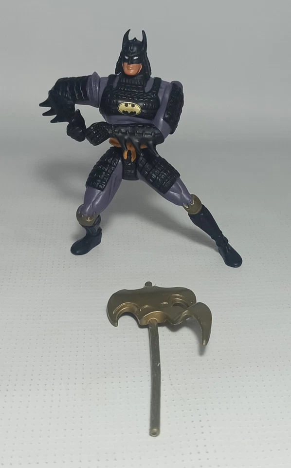 肯纳复古 1995 蝙蝠侠传奇武士蝙蝠侠 5 英寸活动人偶 — 第 4/4 张图片