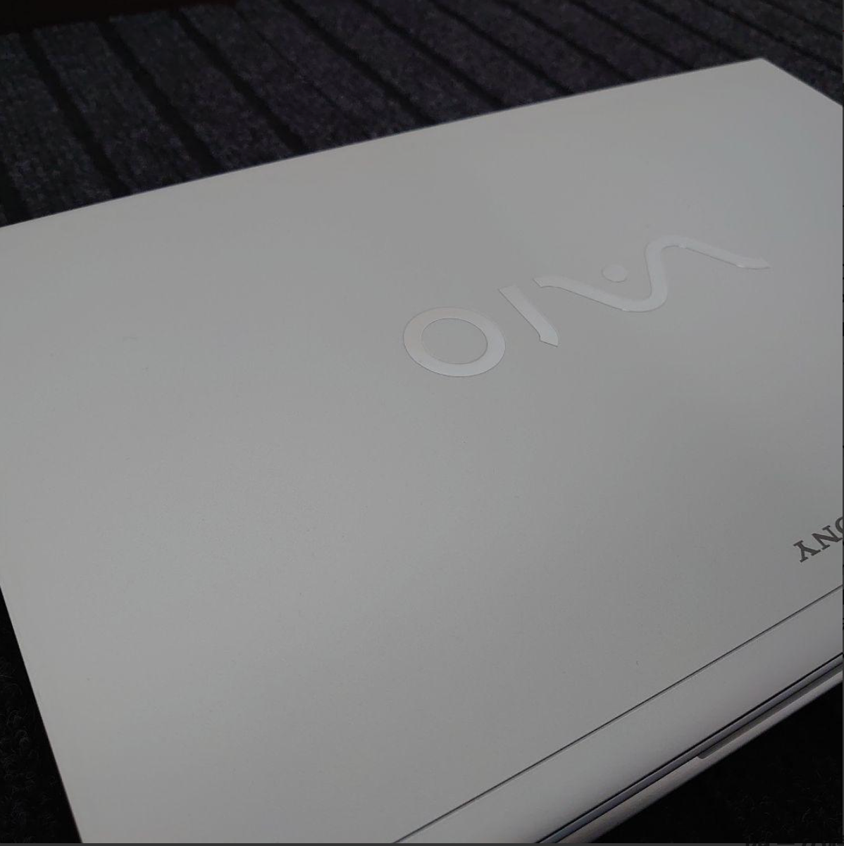 SONY VAIO Z 13.1 Laptop Silver Win10 Pro Core i5-560M GeForce GT