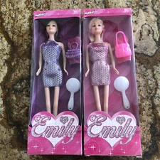HunSon -  Set of two Emily   dolls - Eleven inch