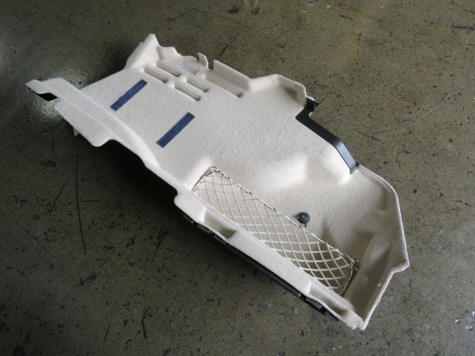 2014 Maserati Quattroporte, RH, Right Side Trunk Carpet, Used, P/N 670013261