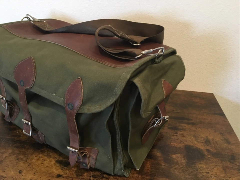 Bolsa de viagem vintage Gokey de lona e couro – Verde – 16 x 9 x 12” – Carryall - Imagem 2 de 4