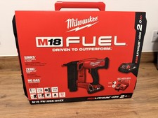 Milwaukee Brad Nail Finisher M18FN18GS-202X FUEL 18GA NAILER Bundle 2x battery
