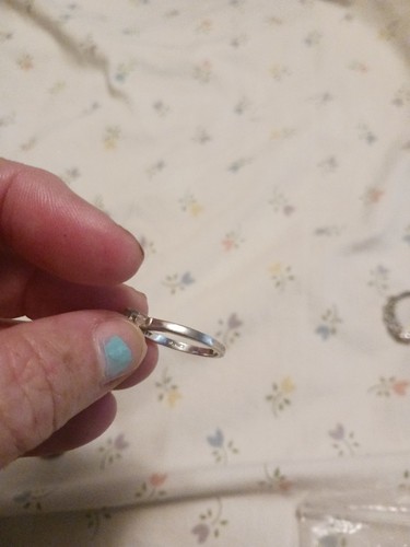 Anello Donna Diamante Zircone Fidanzamento Taglio Tondo con Piccoli Accenti su Ogni Lato... - Foto 7 di 7