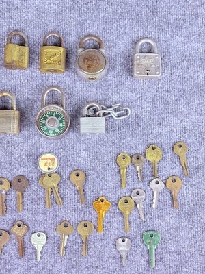 Mixed Vintage Yale Master Lock Lot Of Old Keys, 22 And 7 Locks Made In The USA