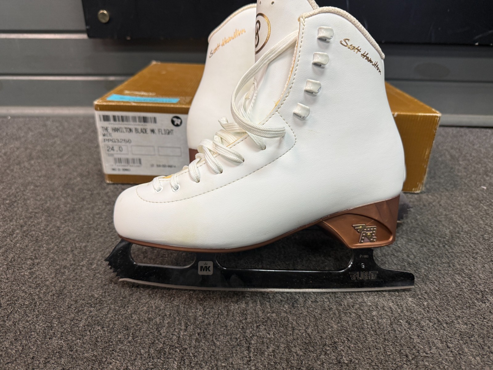 Risport Figure Skates Ladies 5.5 (24.0) (New in box Pair)