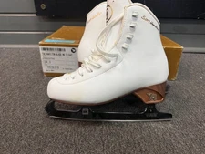 Risport Figure Skates Ladies 5.5 (24.0) (New in box Pair)