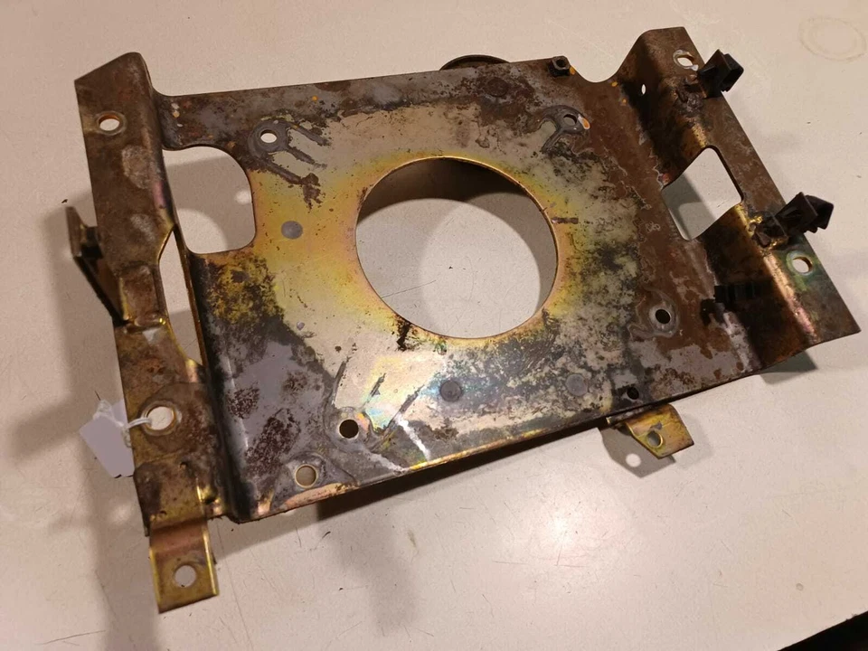 PLACA MOTOR HONDA NÚMERO DE PIEZA 50225-758-701 Foto 2 de 3