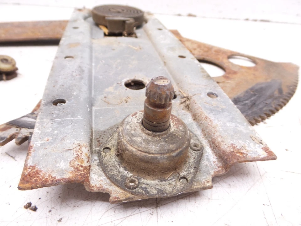 Camaro Firebird 70-81 Trans Am Manual Ventana Regulador Remache Pasajero Original Foto 2 de 4