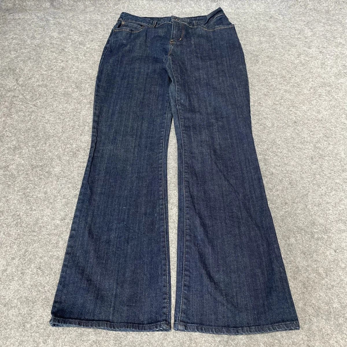 Levis top bold curve