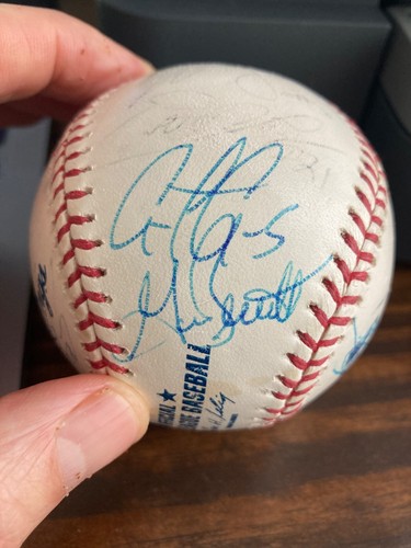 2005 Inaugural Year Washington Nationals Team Signed Baseball Frank Robinson +23