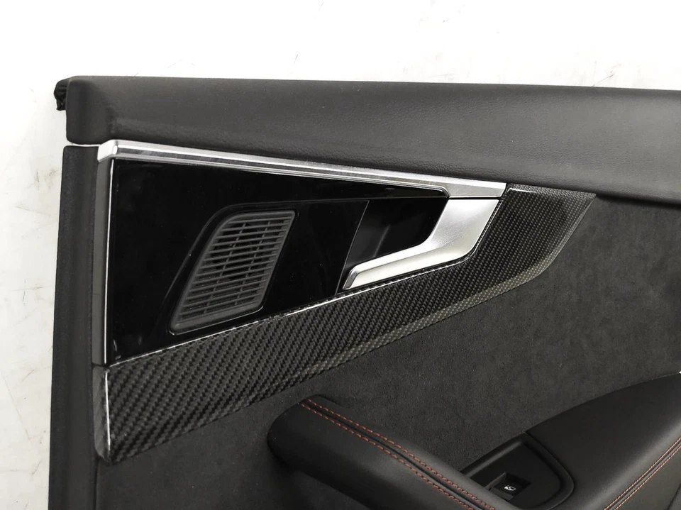 Painel de acabamento interno da porta do passageiro traseiro Audi S4 2023 - Preto 8W0-867-306-K-24A - Imagem 3 de 4