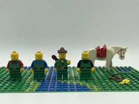 LEGO Castle Forestmen's Crossing (6071) Mini Figures, Horse And Baseplate