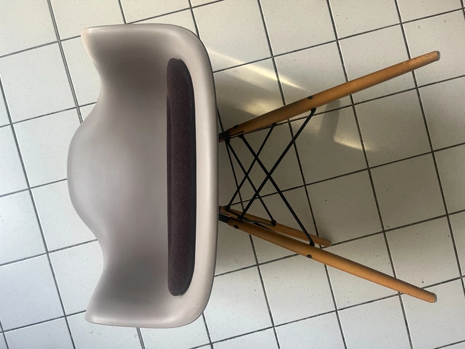 Vitra Eames Plastic Armchair DAW Ahorn Grau Gepolstert Original Designklassiker - Bild 3 von 4