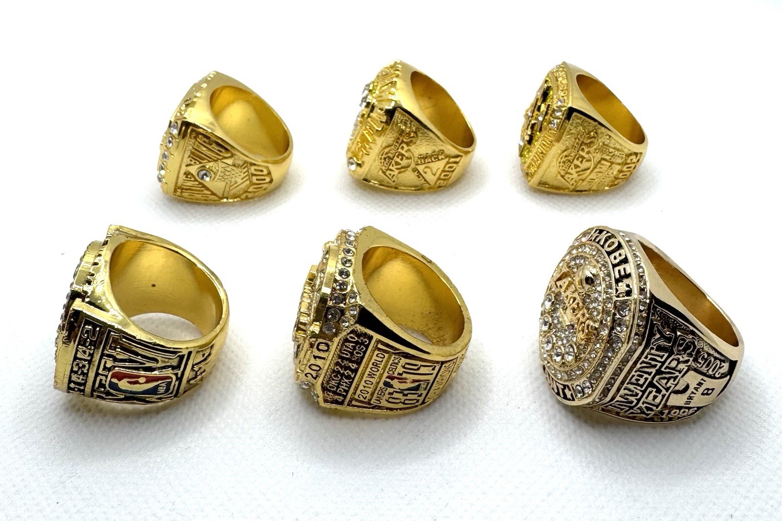 NBA / Los Angeles Lakers Championship Rings Set With Wooden Box / Kobe Bryant