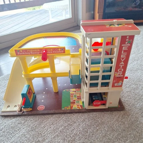 Vintage 1970’s Fisher Price Garage Parking Service Center for Cars & Lift #930
