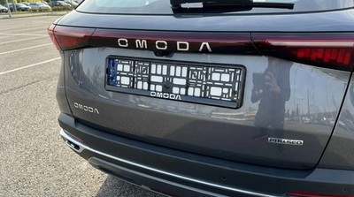 X2 Omoda Glanz Auto Nummernschild Rahmen Einfassung Halter Authentisch Langlebig