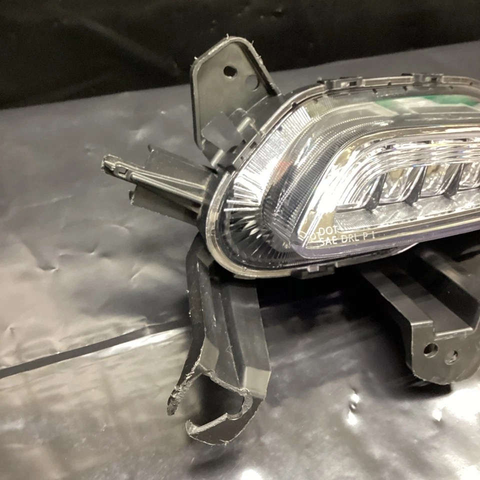 Hyundai Elantra GT 2018 2019 2020 luz de circulación diurna derecha 92208 G3101 OEM Foto 3 de 4
