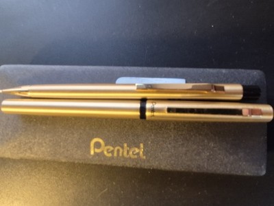 Pentel Vintage Gelstift und Bleistift