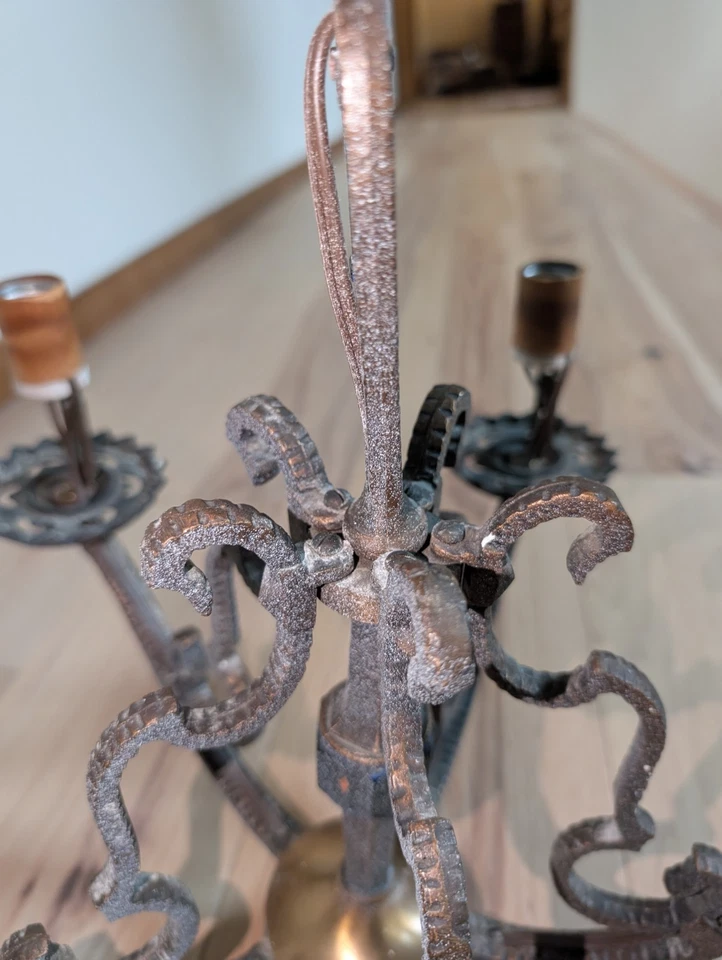 Antigua araña de hierro forjado renacimiento español 5 luces bronce gótico colgante  Foto 2 de 4