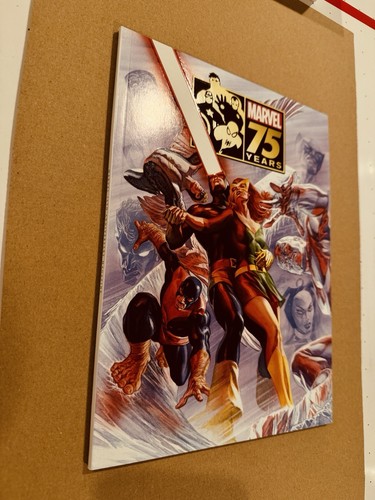 Marvel 75th Anniversary Magazine (2014) #1C X-MEN ALEX ROSS 1:75 Variant🎯🎯🎯 - Bild 2 von 5