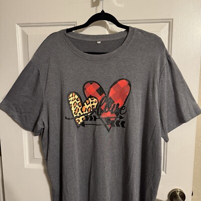 GRAY WOMEN'S SHORT SLEEVED T-SHIRT-COTTON/POLY BLEND-SIZE 3XL-HEART APPLIQUE