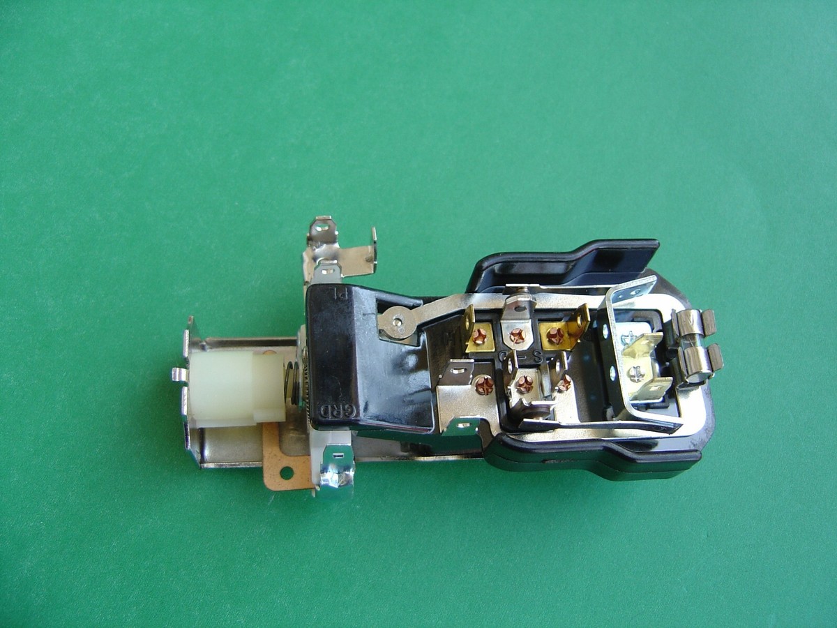 Headlight Switch SW8068 For 1958-1963 Chevrolet Impala – New, Unbranded, Interchange 1995095 / 1995096 / 1995099