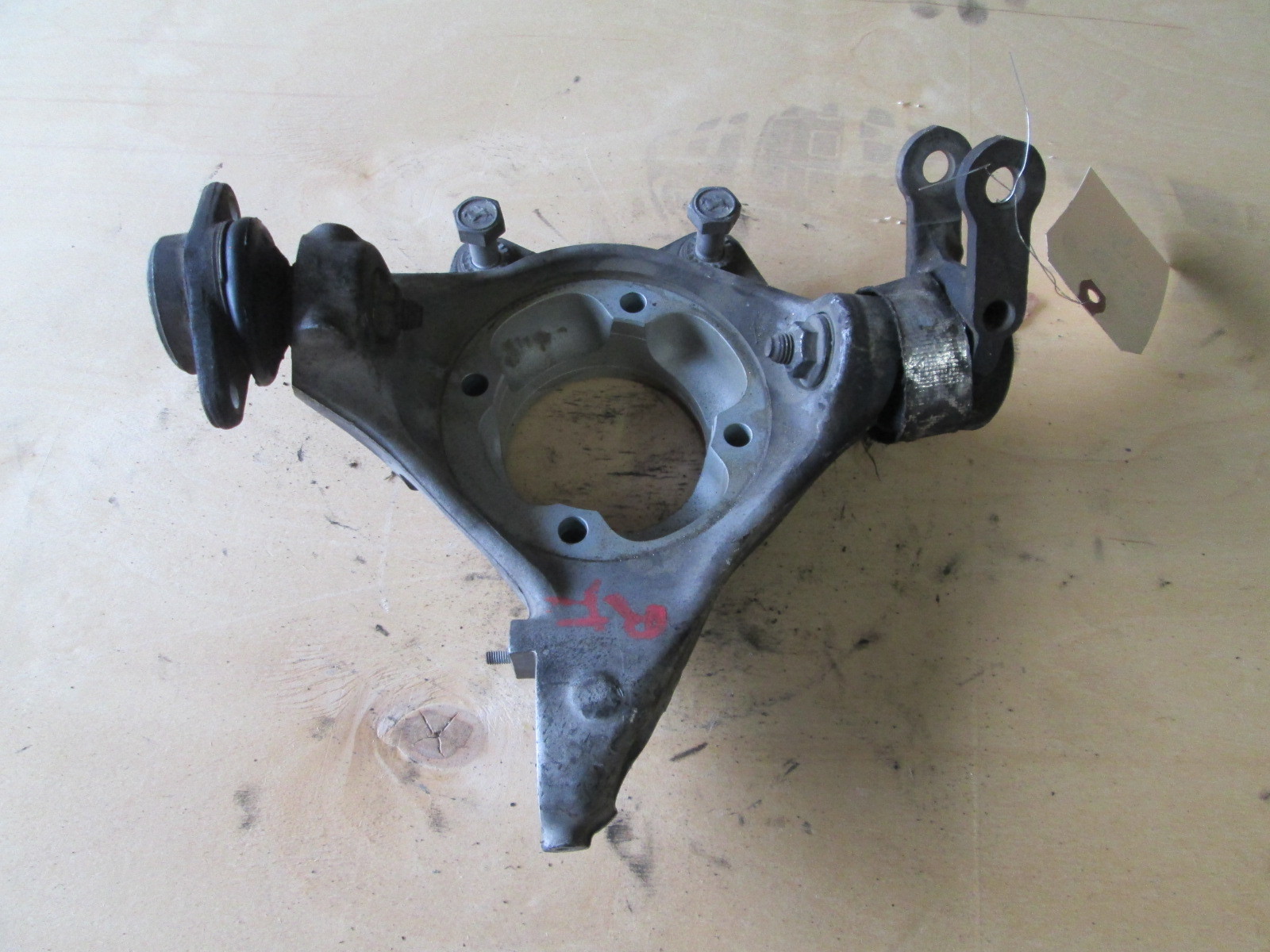 Ferrari 355 - RH Front Steering Hub Knuckle / Spindle (B) # 175487