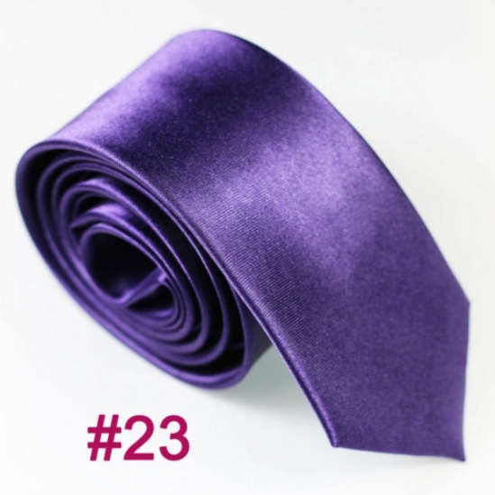 Cravate Skinny En Soie Violette - Marque Avantgarde, Fabriquée En Italie, Neuve Avec étiquettes
