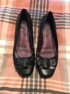 clarks black shoes size 5