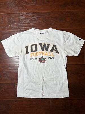 Vintage Iowa Hawkeyes Football Outback Bowl 2004 T-Shirt Size Medium