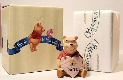 Winnie Pooh & Friends Winnie Pooh Bee Mine Figurine Valentines Day Heart Pics
