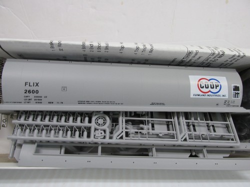 INTERMOUNTAIN # FLIX-01~ COCHE TOLVA COOPERATIVO DE TIERRAS AGRÍCOLAS 4 BAHÍAS # 2600~KIT~ESCALA HO | Condition: New