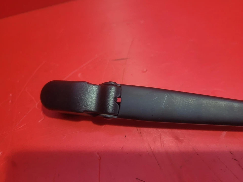 BRAZO LIMPIAPARABRISAS TRASERO VAUXHALL INSIGNIA 2011 5 PUERTAS Foto 2 de 4