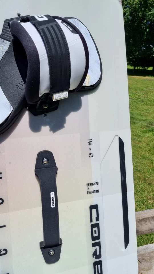 Core Fusion 5 - 144x43 cm - Carbon Kiteboard inklusive Bindungen - Gebraucht - Bild 2 von 4