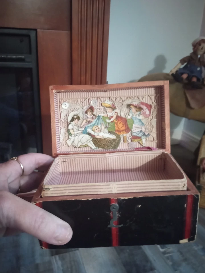 Baúl de muñecas antiguo para muñecas francesas o alemanas Foto 2 de 4