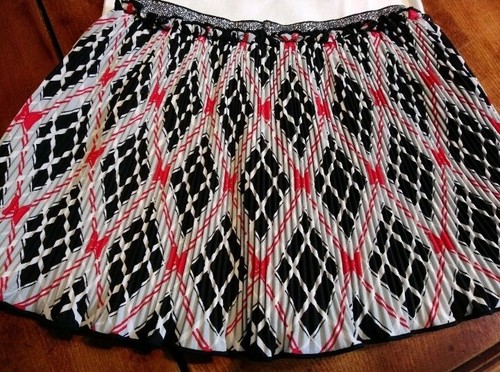 NWT DISNEY “Minnie Mouse” 2-piece infant / baby girl skirt set size: 6-9 months - Picture 2 of 6
