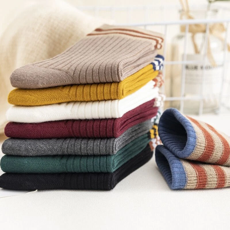 5 Pares de Damas Invierno Color Sólido Estudiante Cálido Medio Tubo Calcetines Foto 2 de 4