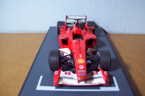 1/43 BBR BG263 FERRARI F2004 MICHAEL SCHUMACHER BAHRAIN GP 2004 130/300 - Picture 4 of 8