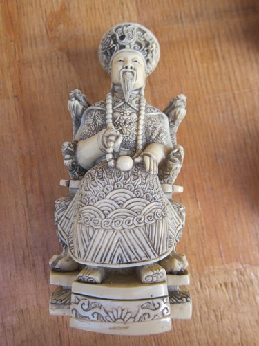 PAIR of Chinese Resin Emperor and Empress Figures, Vintage , Marked . - Picture 7 of 16