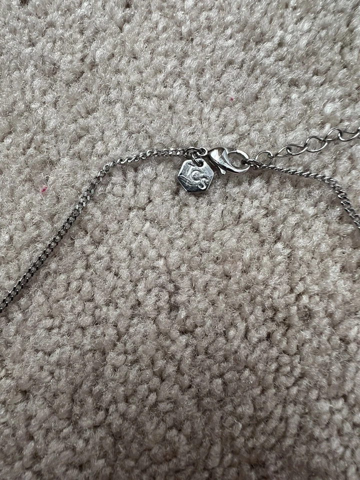 Collar y pendientes de glamour de cristal de piedra de toque Foto 3 de 4