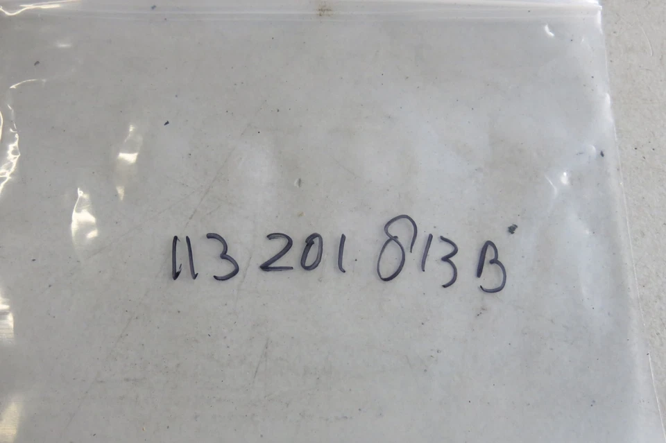 Bote de carbón Porsche 911 113201813B Foto 4 de 4