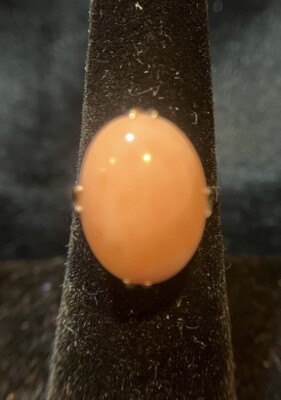 Vintage Salmon Pink Coral In 18k Gold Ring