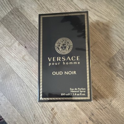 Versace Oud Noir Eau de Parfum Spray 100 ml, normale Größe