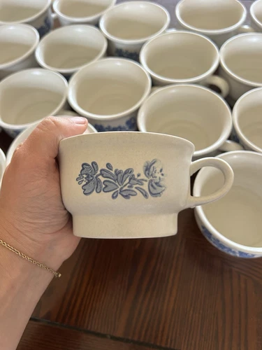 Vintage Pfaltzgraff Yorktowne 7-1 Blue Flower Flat Chili/Coffee Mugs Set of 18