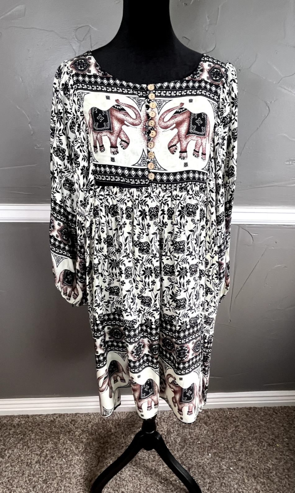 Velzera Women's Size 1XL Multi-Color Boho Long Sleeve Dress Elephants