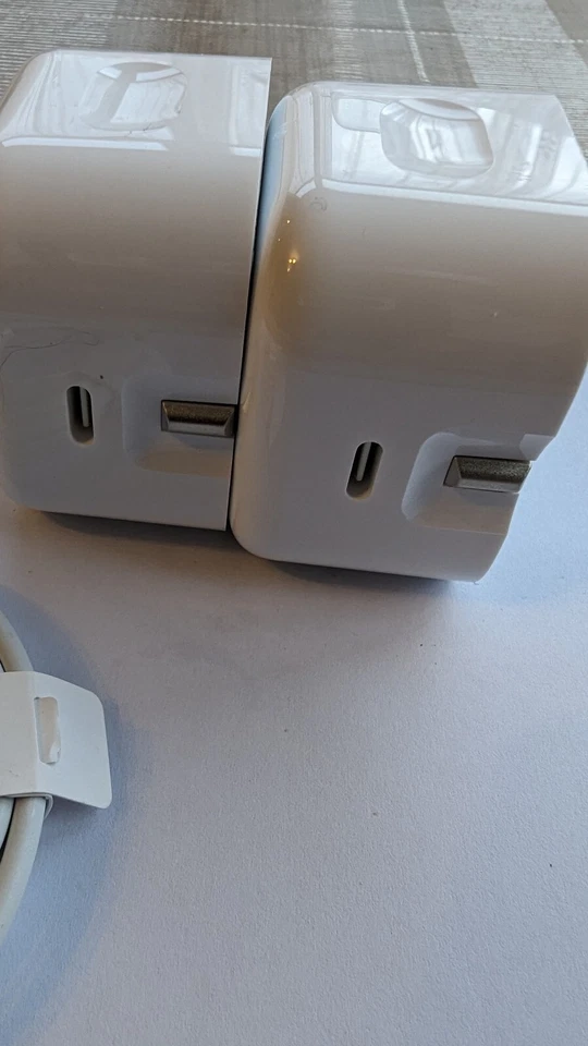 2 xGenuine OEM Apple 20W & USB-C to Lightning Cable, Fast Charging, iPhone iPad  - Image 3 of 4